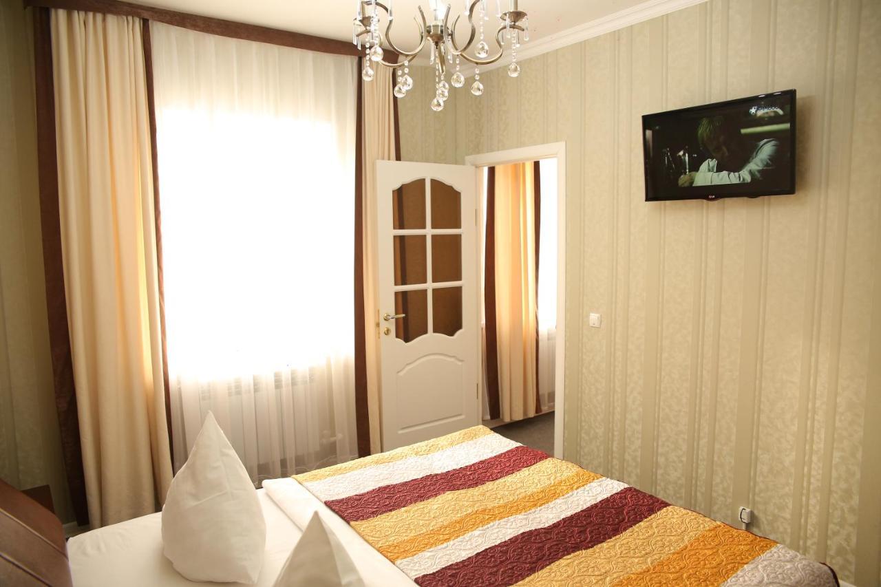 Sweet Home Hotel Атырау Экстерьер фото