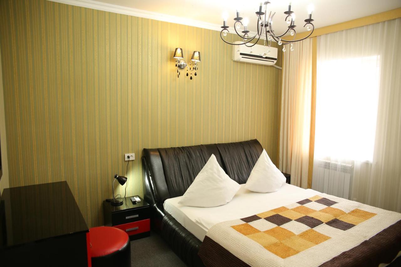 Sweet Home Hotel Атырау Экстерьер фото